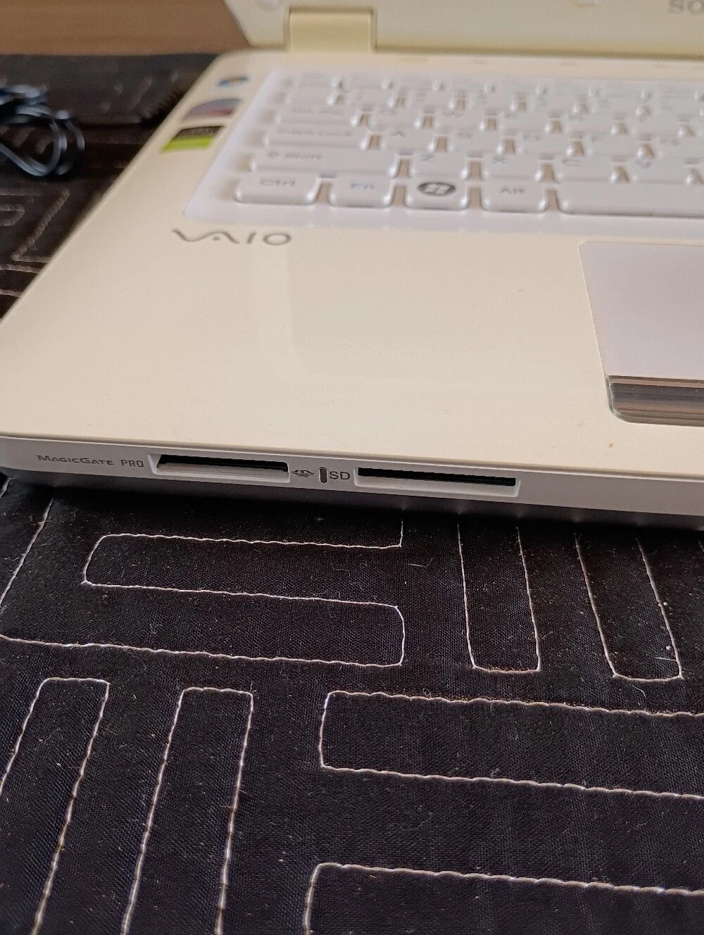 Sony VAIO PCG-3E2L Laptop with Charger Factory Reset Tested